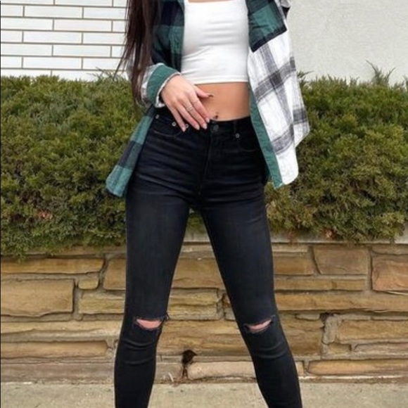 American Eagle skinniest fit in a super-high rise & soft
stretch denim.Sz4Long - Picture 3 of 10